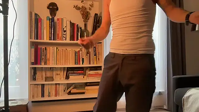 Snapshot of Milkywaymen chatting on 11-06-25, 02:18 Milkywaymen online show from 11-06-25, 02:18