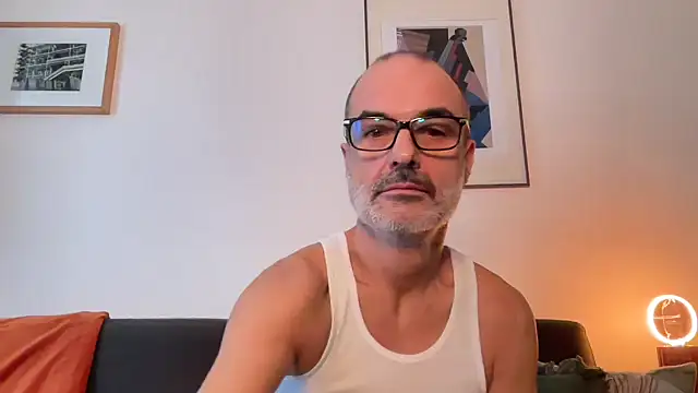 Snapshot of Milkywaymen chatting on 11-22-25, 02:05 Milkywaymen online show from 11-22-25, 02:05