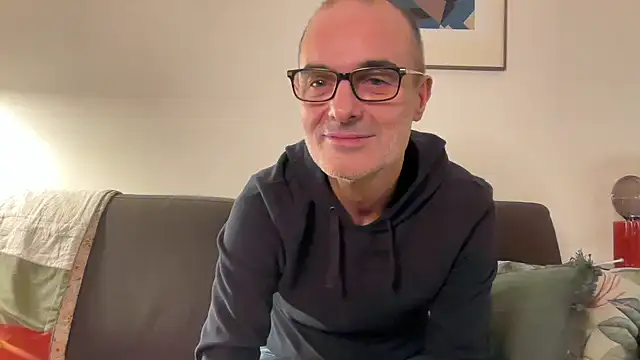 Snapshot of Milkywaymen chatting on 11-28-25, 09:17 Milkywaymen online show from 11-28-25, 09:17