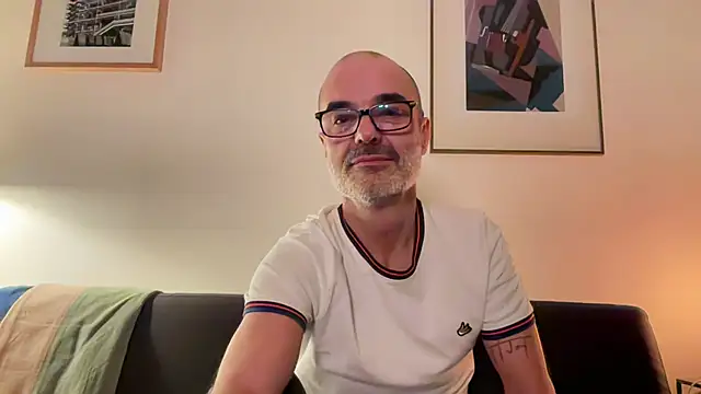 Snapshot of Milkywaymen chatting on 01-05-26, 07:06 Milkywaymen online show from 01-05-26, 07:06