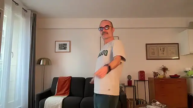 Snapshot of Milkywaymen chatting on 02-01-26, 12:26 Milkywaymen online show from 02-01-26, 12:26