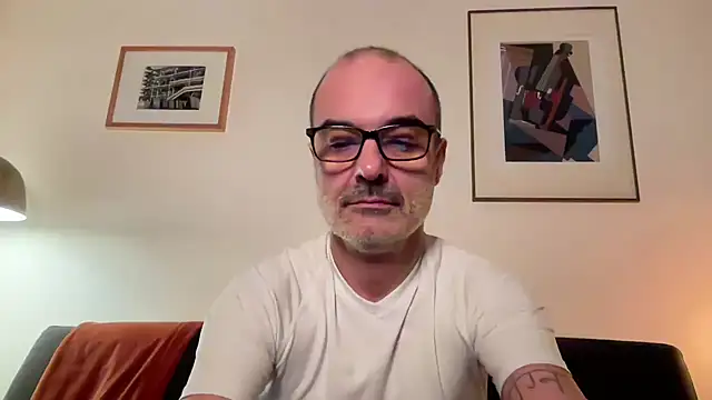 Snapshot of Milkywaymen chatting on 02-14-26, 06:48 Milkywaymen online show from 02-14-26, 06:48