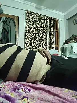 vardh033 online show from 02-18-26, 05:53