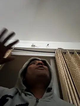 vardh033 online show from 03-18-26, 02:09