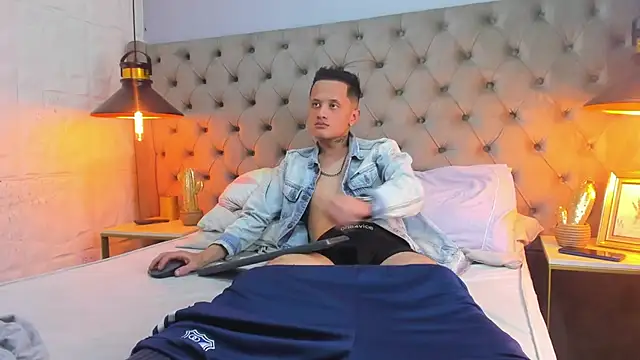 SkinnyZetth online show from 10-25-25, 05:15