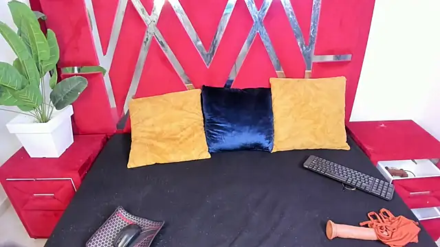 Snapshot of naisasm chatting on 10-08-25, 04:43 naisasm online show from 10-08-25, 04:43