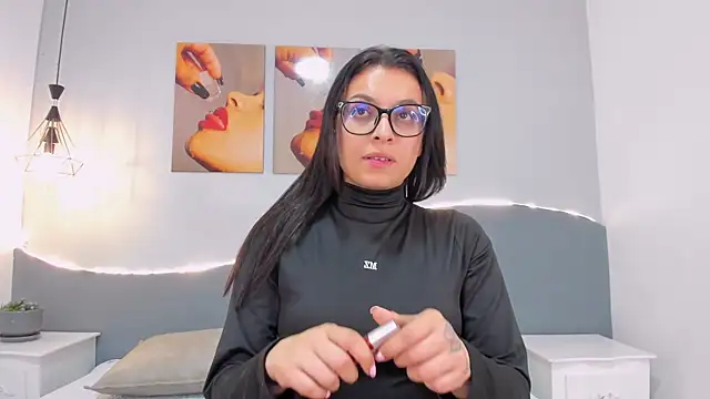 Snapshot of Sara_mora_ chatting on 05-28-26, 11:51 Sara mora online show from 05-28-26, 11:51