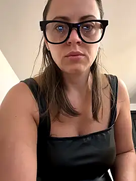 ladywithbigass online show from 09-15-25, 04:45