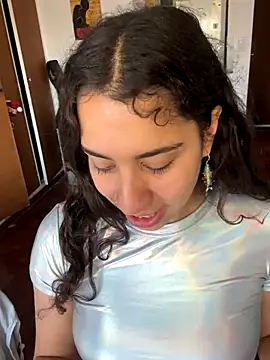 Snapshot of Souphicherry chatting on 01-06-26, 09:50 Souphicherry online show from 01-06-26, 09:50