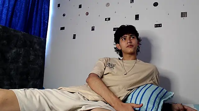 alexmark  online show from 05-06-26, 06:13