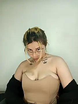 Snapshot of SiennaValera chatting on 10-07-25, 06:16 SiennaValera online show from 10-07-25, 06:16