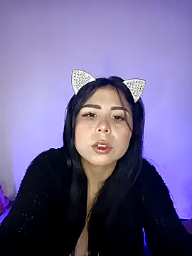 Snapshot of SiennaValera chatting on 10-28-25, 06:32 SiennaValera online show from 10-28-25, 06:32