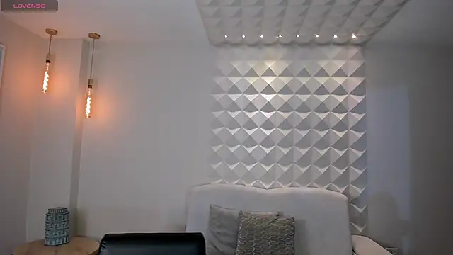 Snapshot of TiffannySins chatting on 03-14-26, 03:23 TiffannySins online show from 03-14-26, 03:23