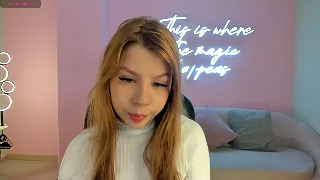 Snapshot of TiffannySins chatting on 04-12-26, 03:22 TiffannySins online show from 04-12-26, 03:22