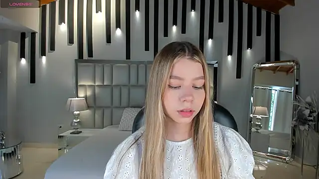 TiffannySins online show from 06-14-26, 04:53