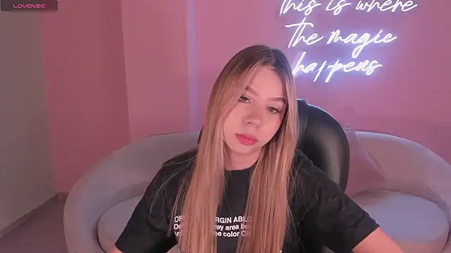 TiffannySins online show from 08-06-26, 04:03