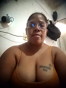 Snapshot of Big_ass_submissive chatting on 03-25-26, 08:26 Big ass submissive online show from 03-25-26, 08:26