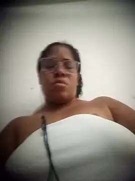 Snapshot of Big_ass_submissive chatting on 03-27-26, 02:06 Big ass submissive online show from 03-27-26, 02:06