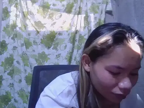 Sweeetgurll online show from 11-16-25, 12:38