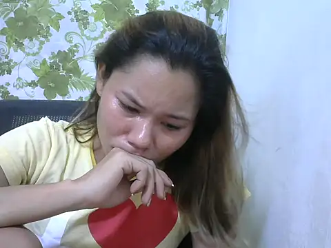 Sweeetgurll online show from 06-14-26, 08:49