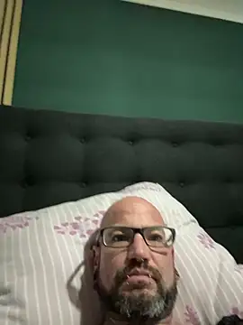 Snapshot of MichiDWT1312 chatting on 02-05-26, 04:00 MichiDWT1312 online show from 02-05-26, 04:00