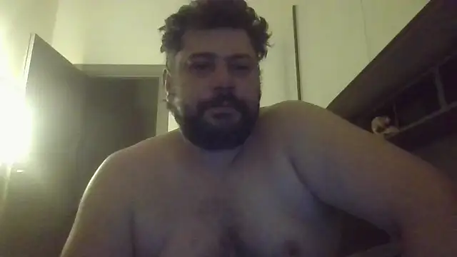 Snapshot of giuseppelovisi85 chatting on 10-02-25, 04:52 giuseppelovisi85 online show from 10-02-25, 04:52