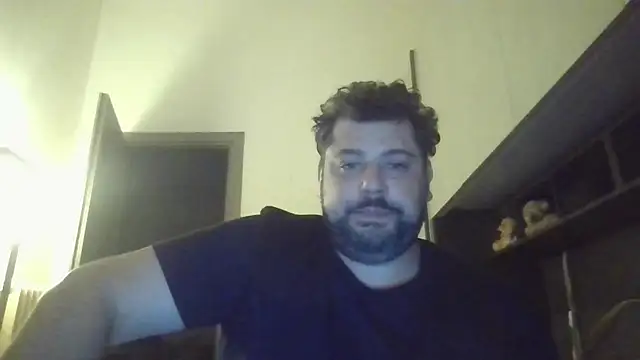 Snapshot of giuseppelovisi85 chatting on 10-17-25, 08:00 giuseppelovisi85 online show from 10-17-25, 08:00