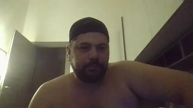 Snapshot of giuseppelovisi85 chatting on 10-21-25, 04:24 giuseppelovisi85 online show from 10-21-25, 04:24