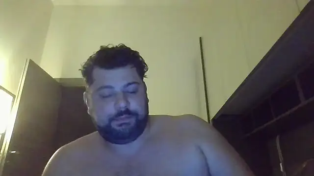 Snapshot of giuseppelovisi85 chatting on 10-21-25, 06:19 giuseppelovisi85 online show from 10-21-25, 06:19