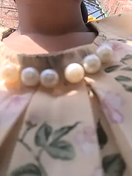 Antique-stickchart-couple online show from 11-10-25, 06:12