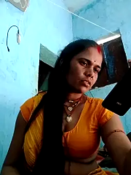 Snapshot of Hot_ashna chatting on 02-13-26, 06:31 Hot ashna online show from 02-13-26, 06:31