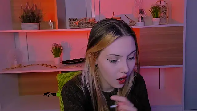 luna tin online show from 10-14-25, 07:14