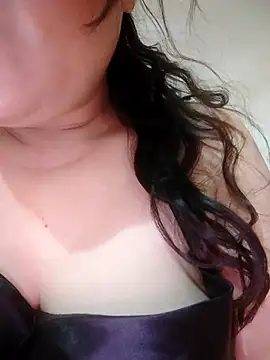 Snapshot of Julyy08 chatting on 04-15-26, 02:57 Julyy08 online show from 04-15-26, 02:57