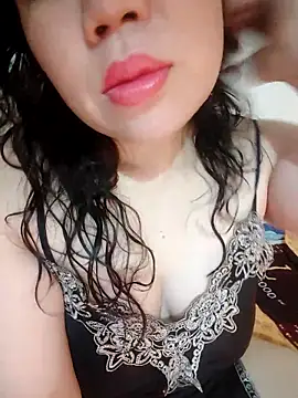 Snapshot of Julyy08 chatting on 04-20-26, 03:26 Julyy08 online show from 04-20-26, 03:26