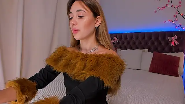 Snapshot of AlexaWilds chatting on 10-11-25, 05:28 AlexaWilds online show from 10-11-25, 05:28