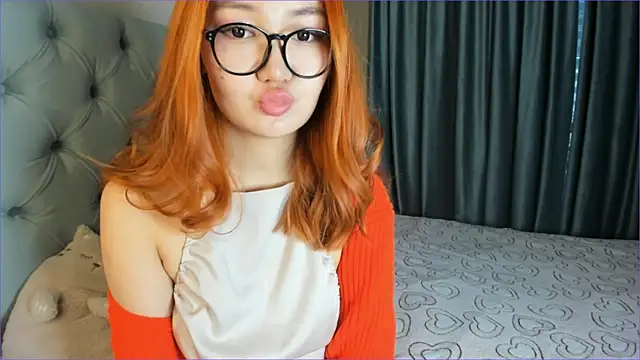 ElaraHaze online show from 09-21-25, 06:37