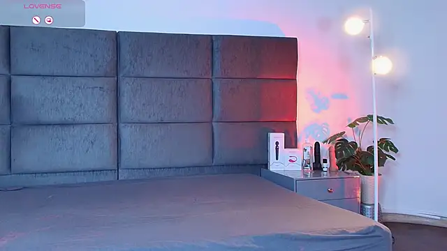 Slenna Moon online show from 03-26-26, 11:32