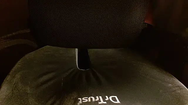 Snapshot of funndudd chatting on 03-01-26, 06:59 funndudd online show from 03-01-26, 06:59