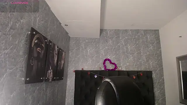 lizzysnow   online show from 09-09-25, 11:54