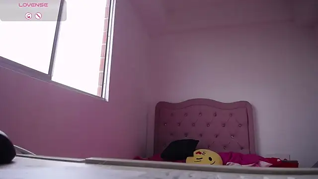 lizzysnow   online show from 09-30-25, 10:37