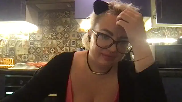 Snapshot of Oksi494 chatting on 02-06-26, 07:50 Oksi494 online show from 02-06-26, 07:50