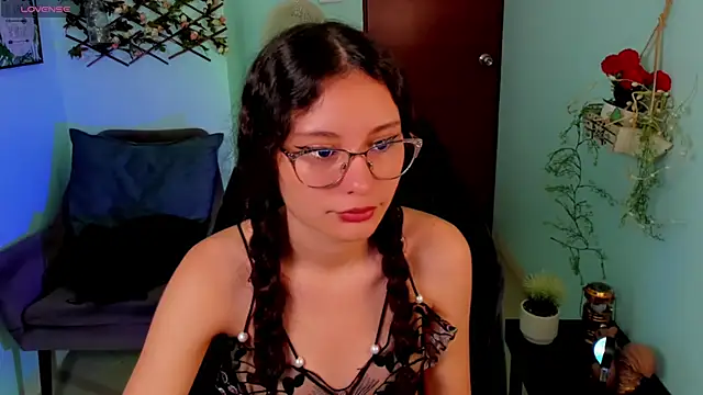 Krysten Riter online show from 11-10-25, 06:07