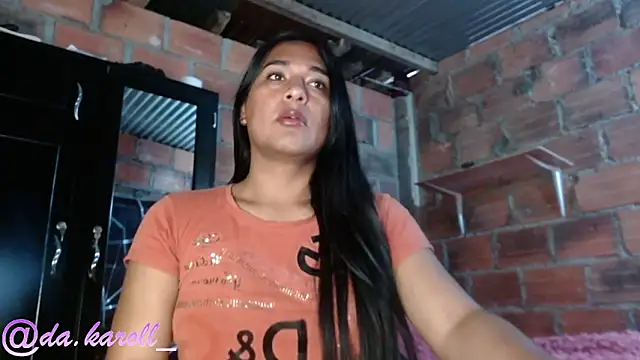  Diviine karoll  online show from 09-15-25, 06:19