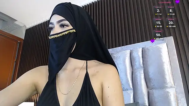 Zahra milks online show from 05-12-26, 01:41