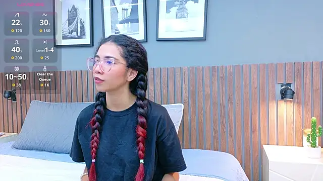 luna roja25 online show from 09-15-25, 01:33