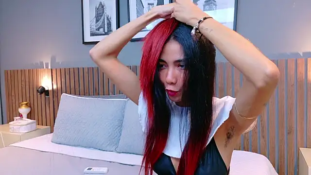 luna roja25 online show from 09-18-25, 01:02