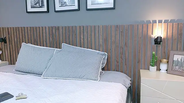 luna roja25 online show from 10-14-25, 01:01