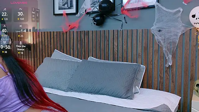 luna roja25 online show from 10-20-25, 01:33