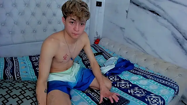 Ari and Storm online show from 09-19-25, 01:40