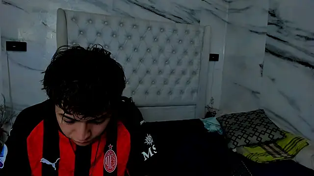 Ari and Storm online show from 01-31-26, 11:25